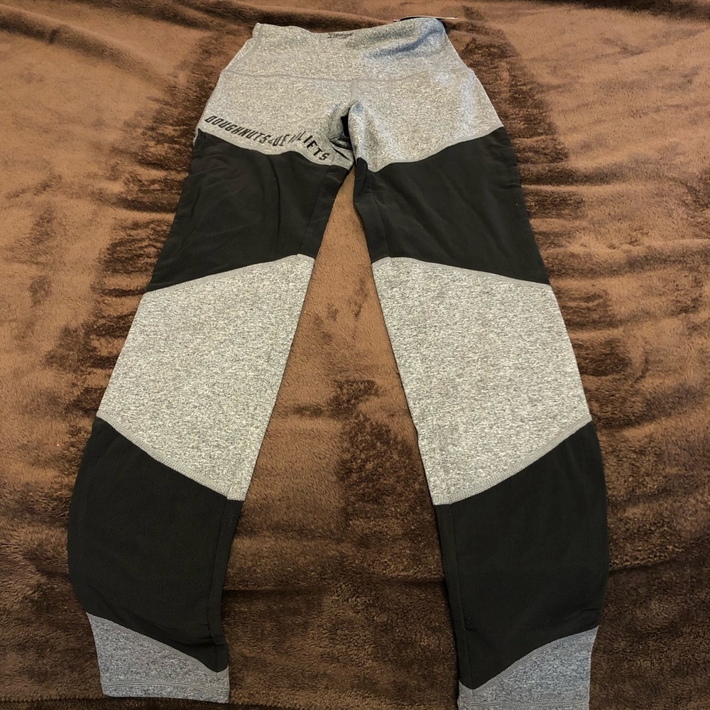 Mesh workout leggings